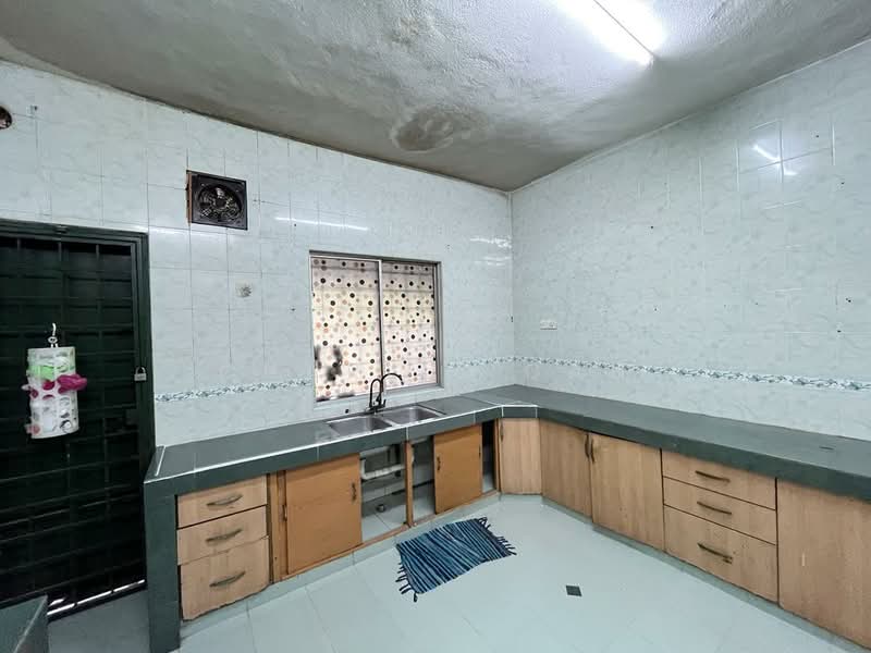 2-storey Terraced House for Rent in Kota Kemuning (Shah Alam) - Charlie Gan - Kitchen - PropertyGuru.com.my