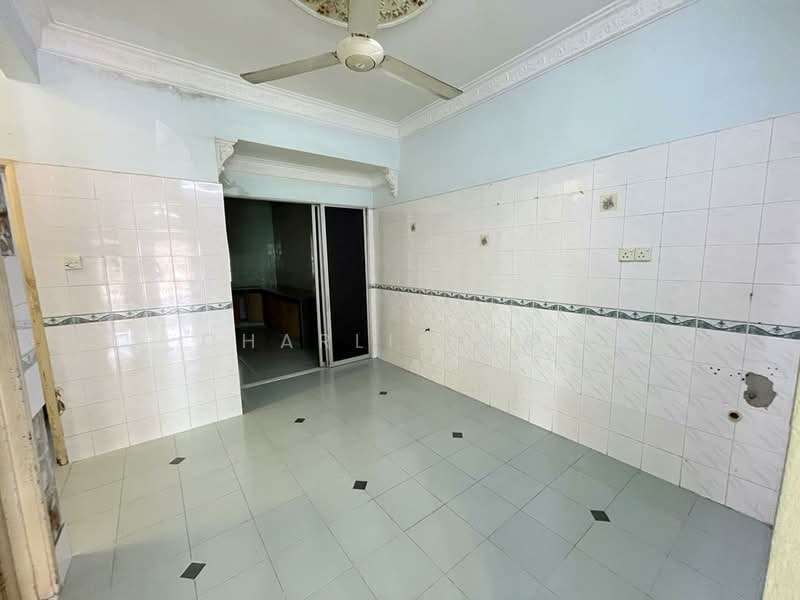 2-storey Terraced House for Rent in Kota Kemuning (Shah Alam) - Charlie Gan - Kitchen - PropertyGuru.com.my