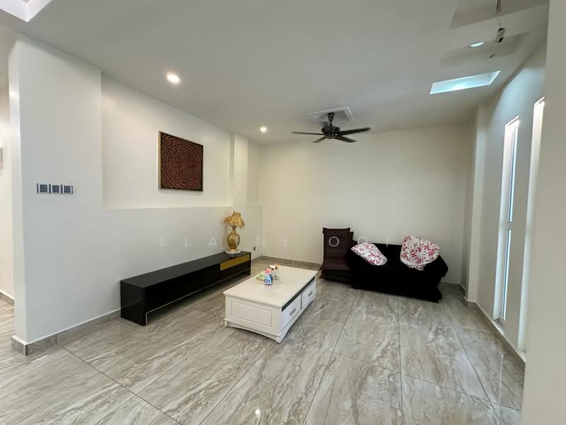 Rumah Berkembar untuk Dijual di Jelutong (Penang) - Elaine Ooi - Living Room - PropertyGuru.com.my