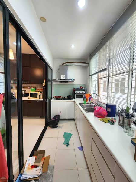 Rumah Teres 3 Tingkat untuk Dijual di Lake Fields (Sungai Besi) - Suki Tan - Kitchen - PropertyGuru.com.my