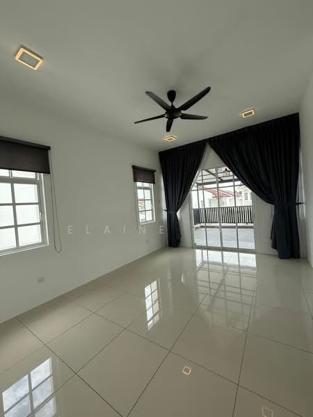 Rumah Berkembar untuk Dijual di Balik Pulau (Penang) - Elaine Ooi - Living Room - PropertyGuru.com.my