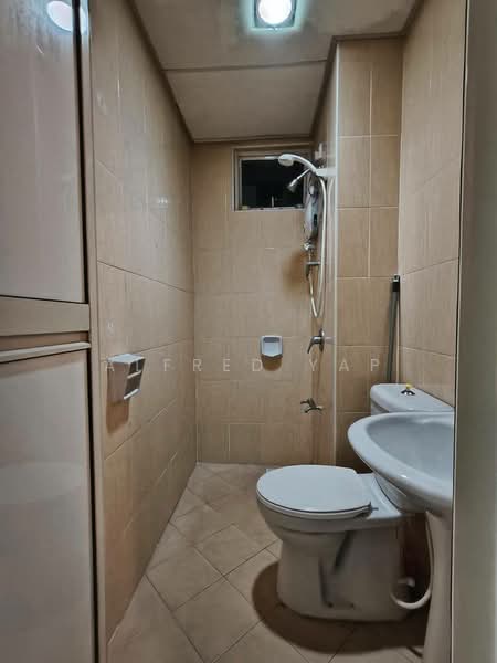 Apartment for Rent at Sri Samudera Apartment (Seaview Residence Suites) - Alfred Yap - Bathroom - PropertyGuru.com.my
