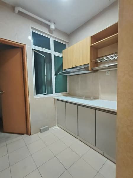 Apartment for Rent at Sri Samudera Apartment (Seaview Residence Suites) - Alfred Yap - Kitchen - PropertyGuru.com.my
