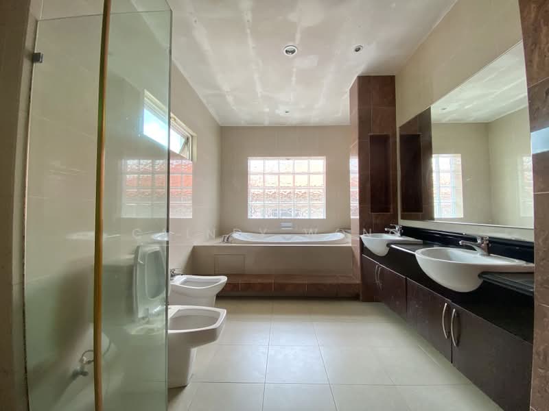 Banglo Pautan untuk Dijual di Tropicana (Petaling Jaya) - Caindy Wong - Bathroom - PropertyGuru.com.my