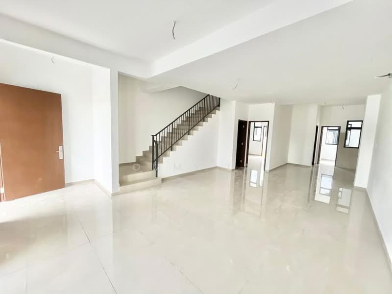 2-storey Terraced House for Rent in Bandar Dato Onn (Tebrau) - Tommy Tai - Living Room - PropertyGuru.com.my