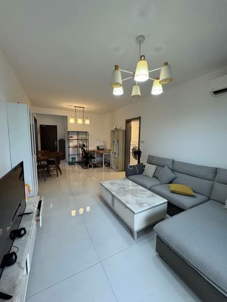 Apartment for Sale at Starview Bay @ Forest City - Tok CJ - Living Room - PropertyGuru.com.my