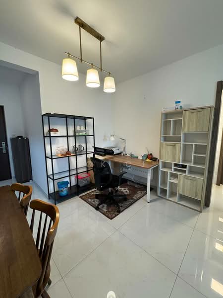 Apartment for Sale at Starview Bay @ Forest City - Tok CJ - Study - PropertyGuru.com.my
