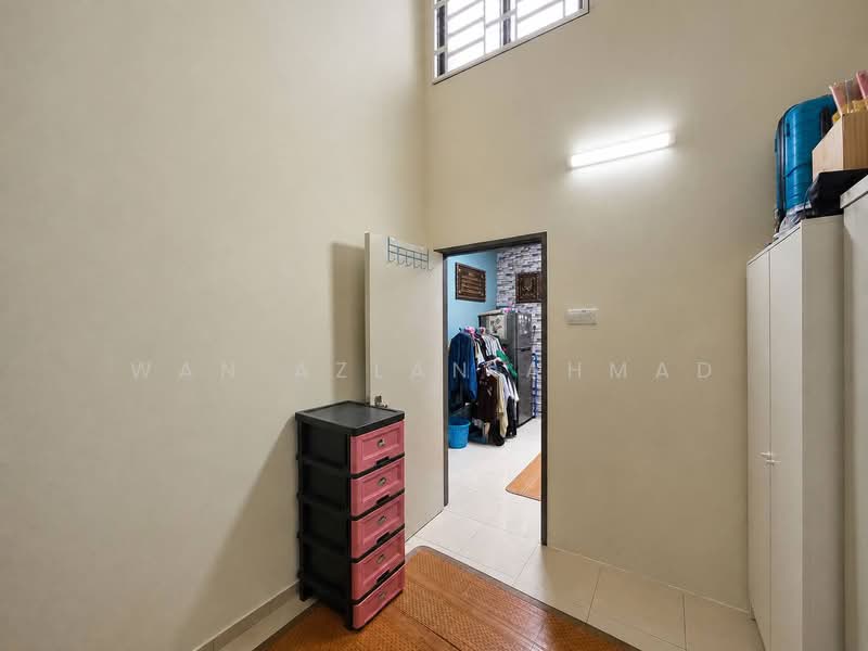 1-storey Terraced House for Sale in Seksyen 30 (Shah Alam) - Wan Azlan Ahmad - PropertyGuru.com.my