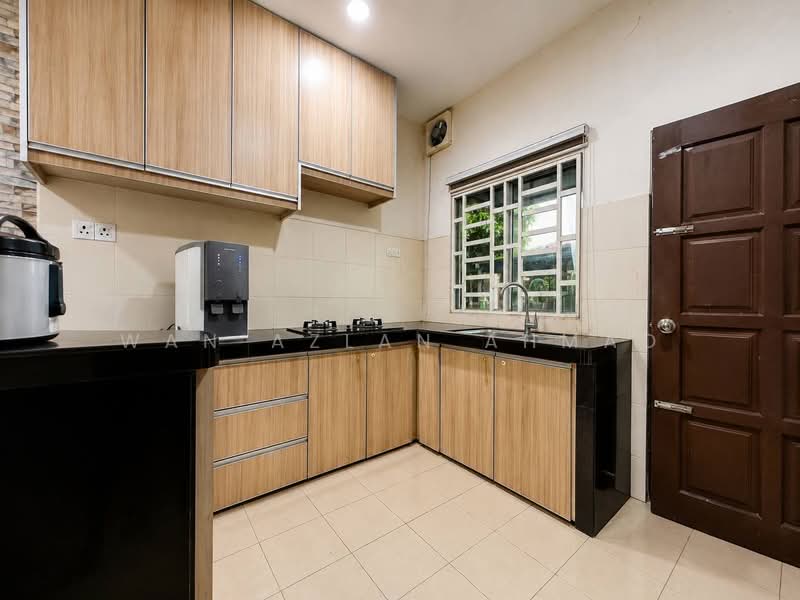 1-storey Terraced House for Sale in Seksyen 30 (Shah Alam) - Wan Azlan Ahmad - PropertyGuru.com.my