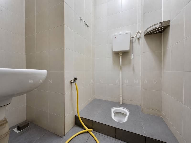 1-storey Terraced House for Sale in Seksyen 30 (Shah Alam) - Wan Azlan Ahmad - PropertyGuru.com.my