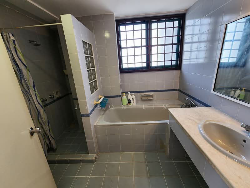 Kondominium untuk Disewa di The Straits View Condominium - Jason Lim - Bathroom - PropertyGuru.com.my