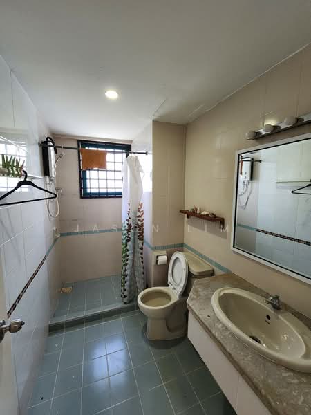 Kondominium untuk Disewa di The Straits View Condominium - Jason Lim - Bathroom - PropertyGuru.com.my