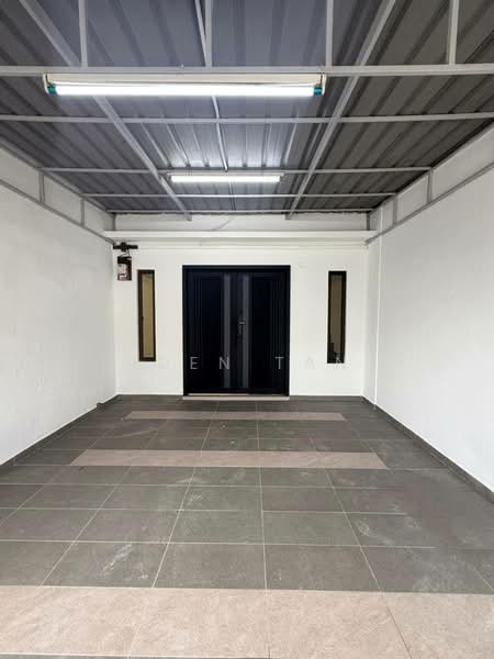Rumah Teres 2 Tingkat untuk Dijual di Taman Johor Jaya (Johor Bahru) - Iden Tan - Entrance - PropertyGuru.com.my