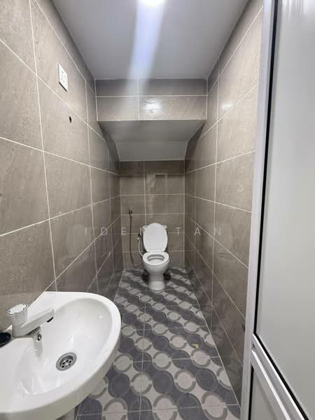 Rumah Teres 2 Tingkat untuk Dijual di Taman Johor Jaya (Johor Bahru) - Iden Tan - Bathroom - PropertyGuru.com.my