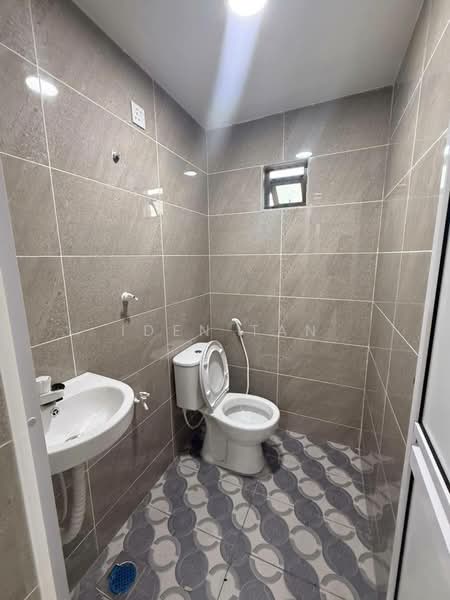 Rumah Teres 2 Tingkat untuk Dijual di Taman Johor Jaya (Johor Bahru) - Iden Tan - Bathroom - PropertyGuru.com.my