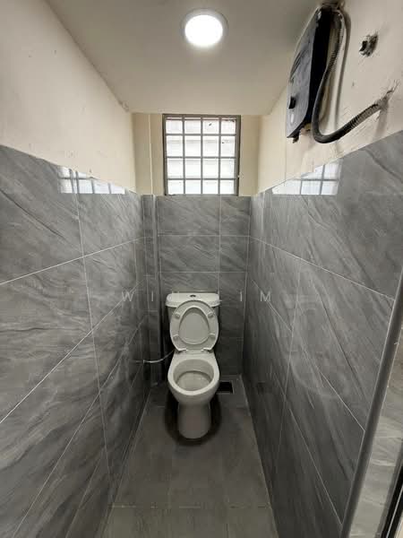 Flat for Sale at Taman Jaya Mas Flat - Win Lim - Bathroom - PropertyGuru.com.my