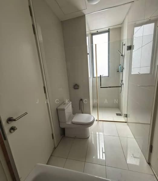 Service Residence for Sale at Gateway Kiaramas Residences - Jack Chan - Bathroom - PropertyGuru.com.my