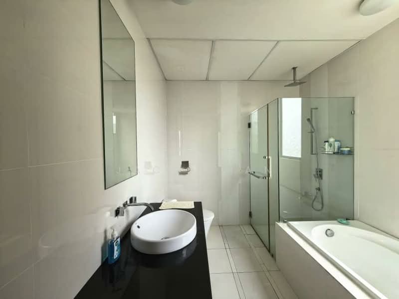 Service Residence for Sale at Gateway Kiaramas Residences - Jack Chan - Bathroom - PropertyGuru.com.my