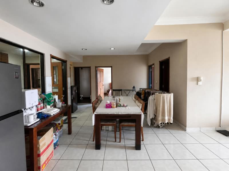 Condominium for Sale at Cyber Heights Villa - Azizirrahim . - Dining Room - PropertyGuru.com.my