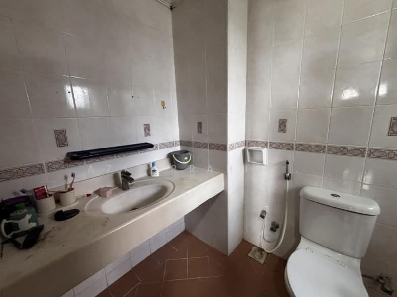 Condominium for Sale at Cyber Heights Villa - Azizirrahim . - Bathroom - PropertyGuru.com.my