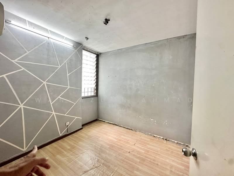 Pangsapuri untuk Dijual di Abdullah Hukum Apartment - Wan Azlan Ahmad - PropertyGuru.com.my