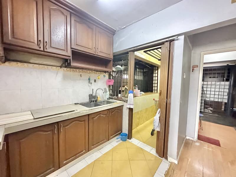 Pangsapuri untuk Dijual di Abdullah Hukum Apartment - Wan Azlan Ahmad - PropertyGuru.com.my