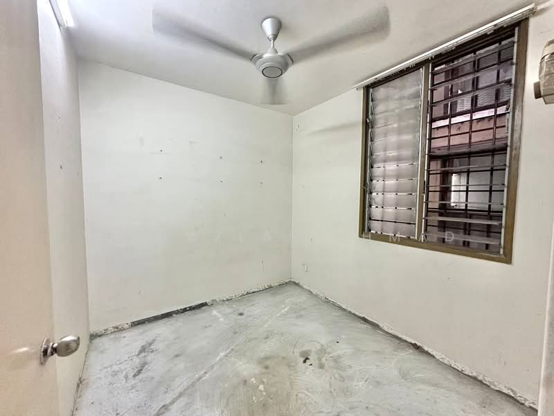 Pangsapuri untuk Dijual di Abdullah Hukum Apartment - Wan Azlan Ahmad - PropertyGuru.com.my