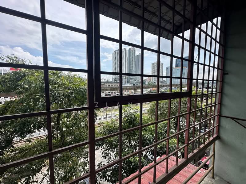 Pangsapuri untuk Dijual di Abdullah Hukum Apartment - Wan Azlan Ahmad - PropertyGuru.com.my