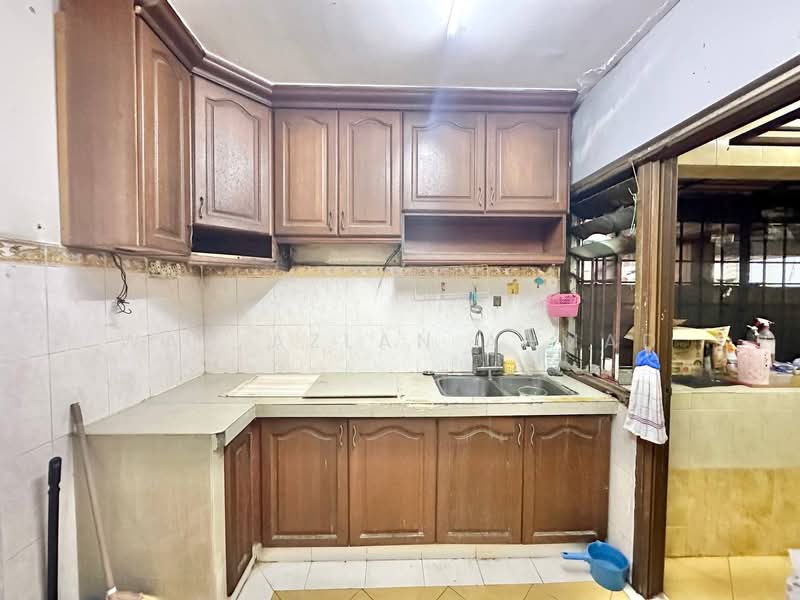 Pangsapuri untuk Dijual di Abdullah Hukum Apartment - Wan Azlan Ahmad - PropertyGuru.com.my