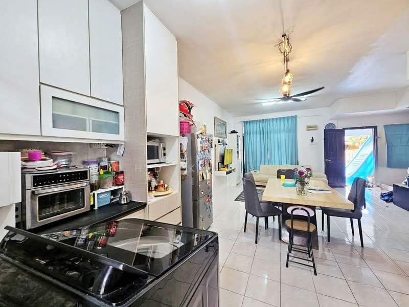 Rumah Teres 2 Tingkat untuk Dijual di Bandar Saujana Putra (Tanjong Duabelas) - Mohd Khairul Amilin - Kitchen - PropertyGuru.com.my
