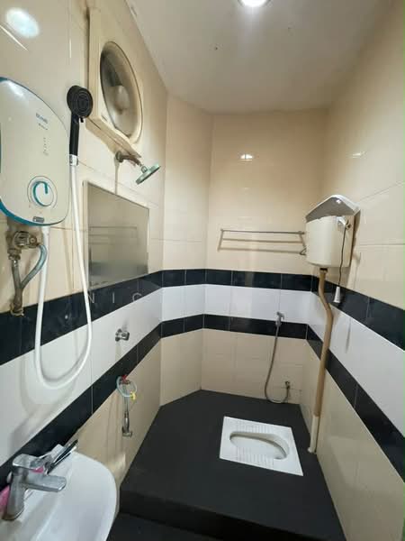 2-storey Terraced House for Sale in Taman Impian Emas (Skudai) - Nicholas . - Bathroom - PropertyGuru.com.my