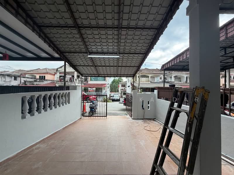 Rumah Teres 2 Tingkat untuk Disewa di Batu Caves (Selangor) - Shaziery Iskandar - Exterior - PropertyGuru.com.my