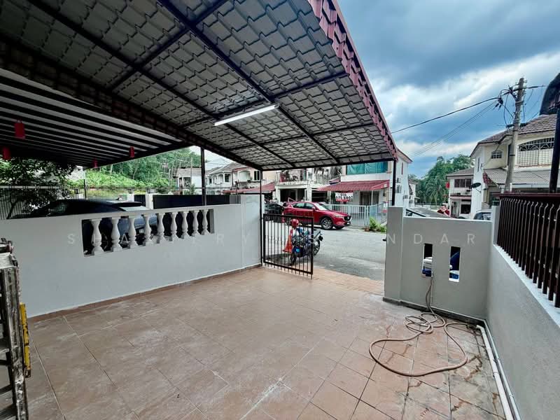 Rumah Teres 2 Tingkat untuk Disewa di Batu Caves (Selangor) - Shaziery Iskandar - Exterior - PropertyGuru.com.my