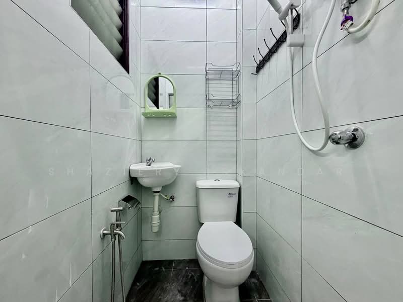 Rumah Teres 2 Tingkat untuk Disewa di Batu Caves (Selangor) - Shaziery Iskandar - Bathroom - PropertyGuru.com.my