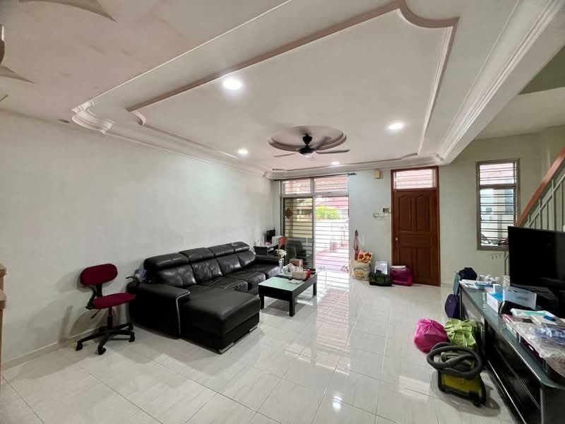 2-storey Terraced House for Sale in Bukit Indah (Iskandar Puteri (Nusajaya)) - Iden Tan - Living Room - PropertyGuru.com.my