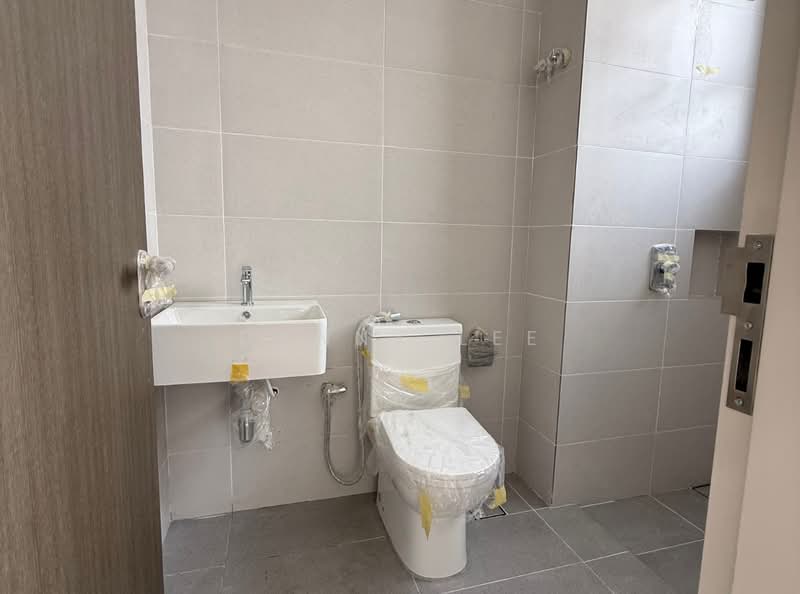 Rumah Berkembar untuk Dijual di Bandar Kinrara Seksyen 8 (Bandar Kinrara) - Danny Lee - Bathroom - PropertyGuru.com.my
