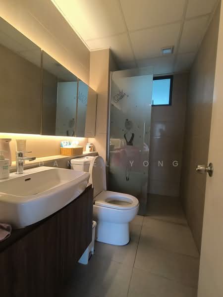 Kondominium untuk Dijual di The WaterEdge (Pinggiran Air) - Daniel Yong - Bathroom - PropertyGuru.com.my