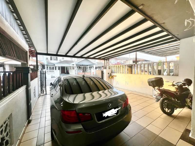 Rumah Teres 2 Tingkat untuk Dijual di Saujana Impian (Kajang) - Ashraff Daniel - Car Park - PropertyGuru.com.my