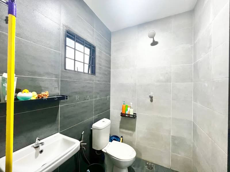 Rumah Teres 2 Tingkat untuk Dijual di Saujana Impian (Kajang) - Ashraff Daniel - Bathroom - PropertyGuru.com.my