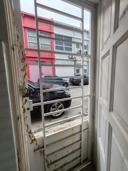 2-storey Terraced House for Sale in Taman Dato Demang (Seri Kembangan) - Wendy Leong - Exterior - PropertyGuru.com.my