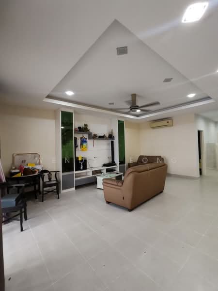 2-storey Terraced House for Sale in Taman Dato Demang (Seri Kembangan) - Wendy Leong - Living Room - PropertyGuru.com.my