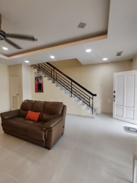 2-storey Terraced House for Sale in Taman Dato Demang (Seri Kembangan) - Wendy Leong - Living Room - PropertyGuru.com.my