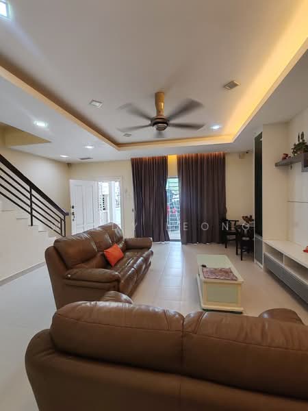 2-storey Terraced House for Sale in Taman Dato Demang (Seri Kembangan) - Wendy Leong - Living Room - PropertyGuru.com.my