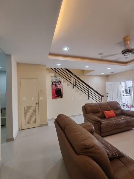 2-storey Terraced House for Sale in Taman Dato Demang (Seri Kembangan) - Wendy Leong - Living Room - PropertyGuru.com.my
