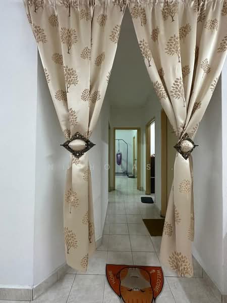 Apartment for Sale at Vista Seri Alam - Nicholas . - Corridor - PropertyGuru.com.my