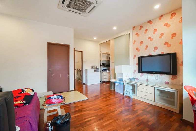 Semi-Detached House for Sale in Astana Gemilang (Batu Caves) - Shaziery Iskandar - Living Room - PropertyGuru.com.my