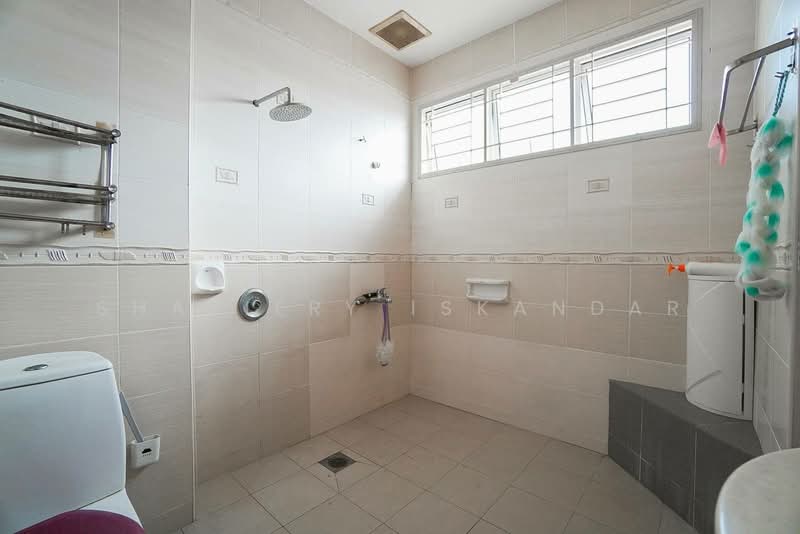 Semi-Detached House for Sale in Astana Gemilang (Batu Caves) - Shaziery Iskandar - Bathroom - PropertyGuru.com.my