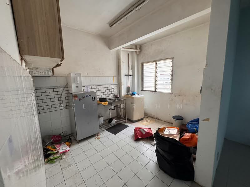 Pangsapuri untuk Dijual di Pangsapuri Bukit Baru - Azli Ibrahim - Kitchen - PropertyGuru.com.my