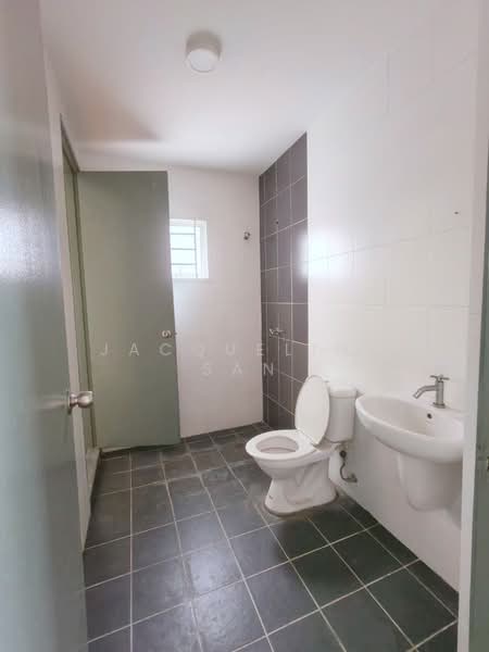 2-storey Terraced House for Rent in Taman Tiara East (Semenyih) - Jacqueline San - Bathroom - PropertyGuru.com.my