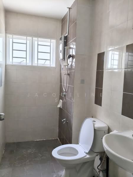 2-storey Terraced House for Rent in Taman Tiara East (Semenyih) - Jacqueline San - Bathroom - PropertyGuru.com.my